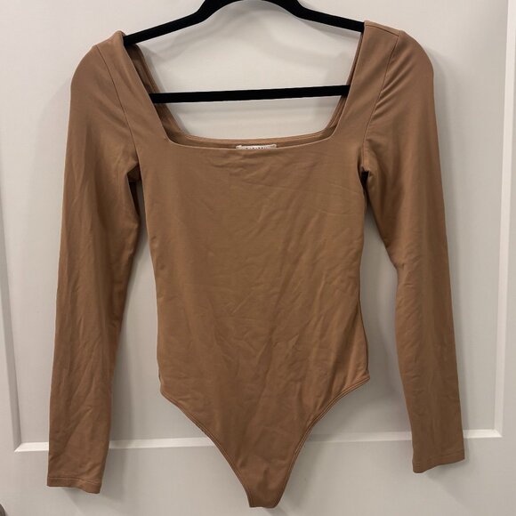 Aritzia Babaton Contour Square-Neck Long-Sleeve Bodysuit  Size Small - Picture 1 of 6